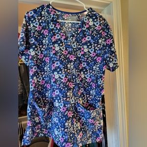 Med Couture Scrub Top Size Large